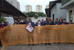 Trabalhadores do SFMSP, na Vila Guilherme, Região Norte, protestam contra Sampaprev 2 e tentativa de privatização do serviço (26/10)| Foto: João Santana/Sindsep